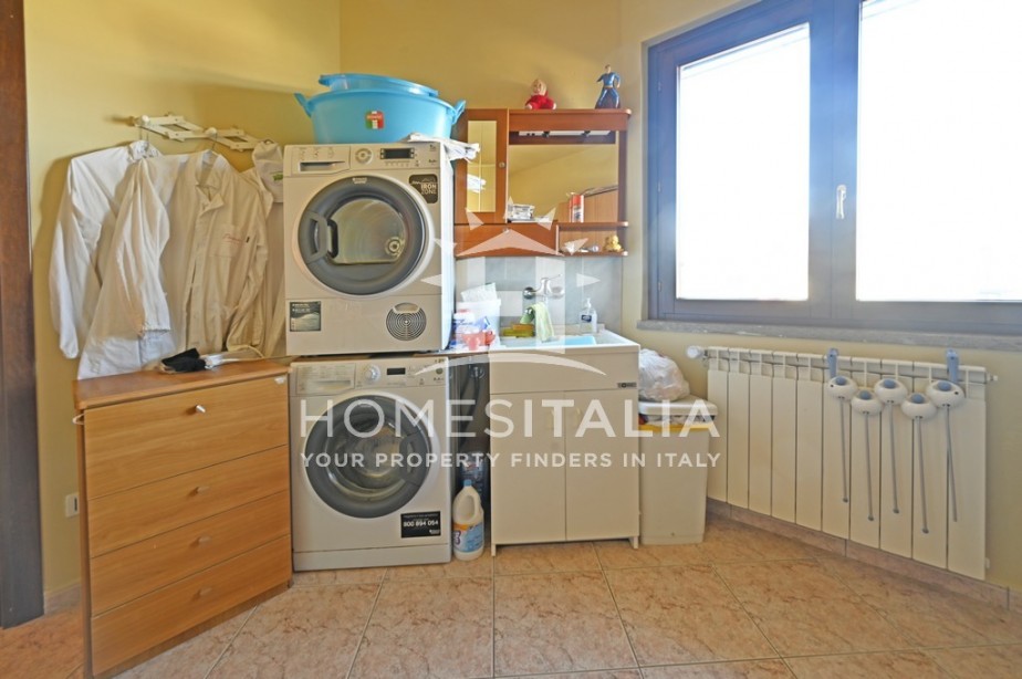 4 Bed, 2 Bath, ApartmentFor Sale, Viterbo, Viterbo, Latium