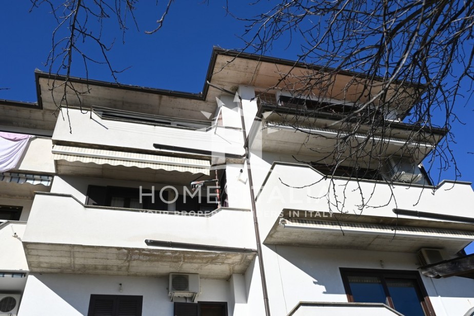 4 Bed, 2 Bath, ApartmentFor Sale, Viterbo, Viterbo, Latium