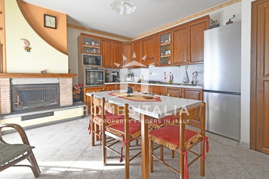 4 Bed, 2 Bath, ApartmentFor Sale, Viterbo, Viterbo, Latium