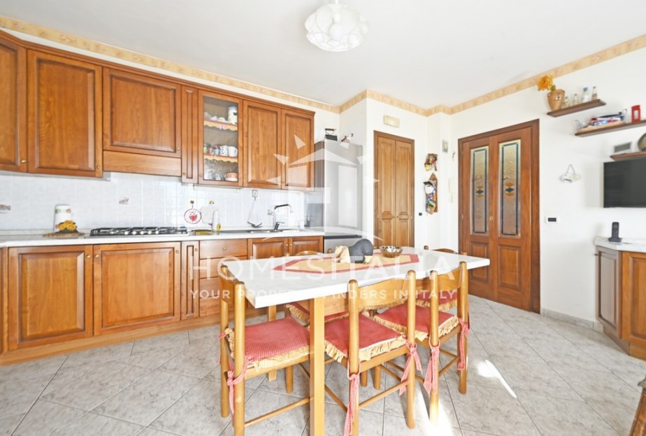 4 Bed, 2 Bath, ApartmentFor Sale, Viterbo, Viterbo, Latium