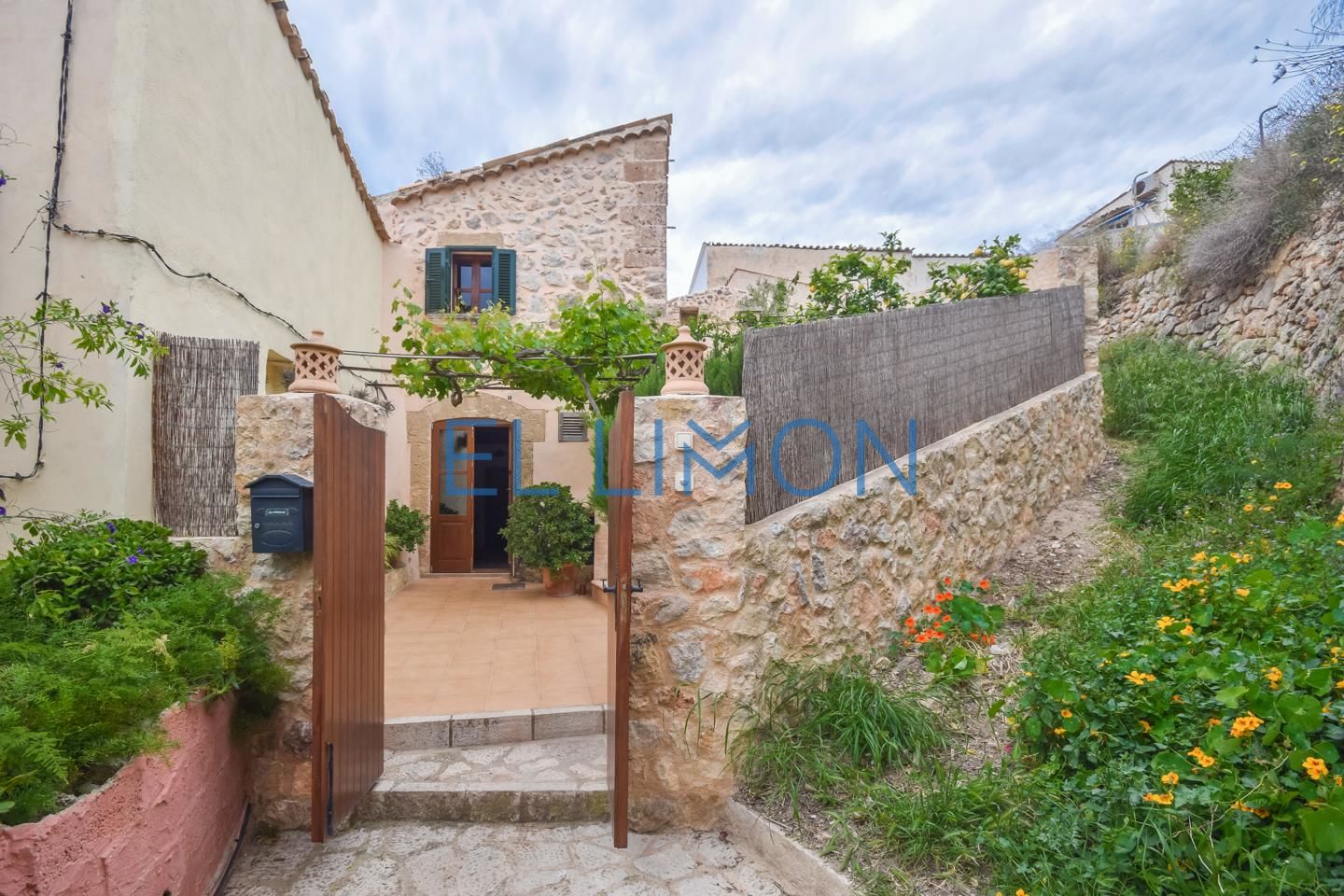 3 Bed, 1 Bath, HouseFor Sale, Palma, Illes Balears, 07001 3 Bed, 1 Bath, HouseFor Sale, Palma, Illes Balears, 07001