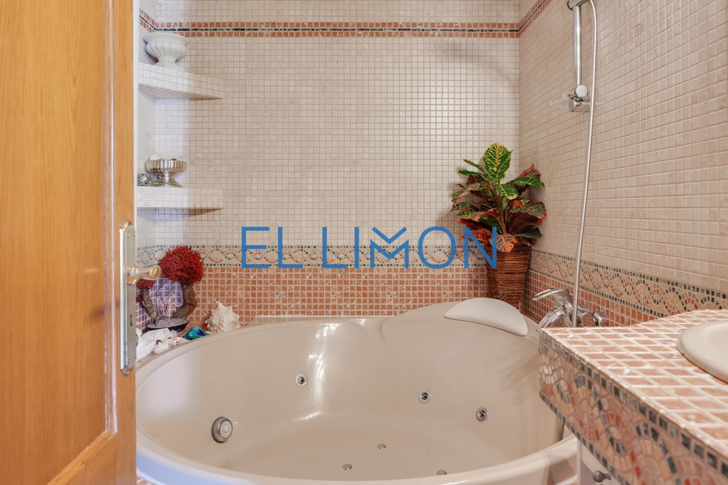 4 Bed, 3 Bath, ApartmentFor Sale, Palma, Illes Balears, 07001 4 Bed, 3 Bath, ApartmentFor Sale, Palma, Illes Balears, 07001