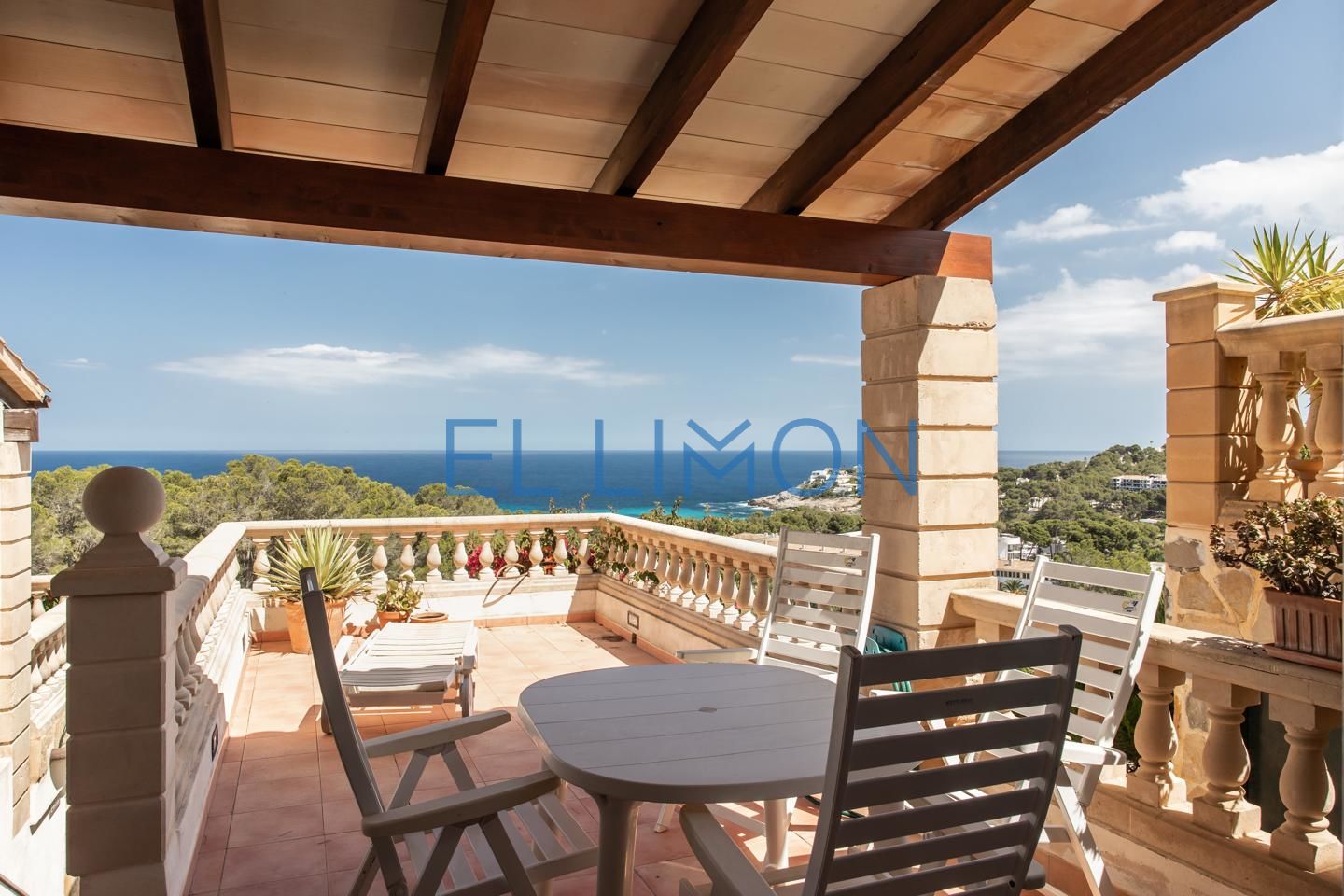 2 Bed, 2 Bath, HouseFor Sale, Font de Sa Cala, Illes Balears, 07589