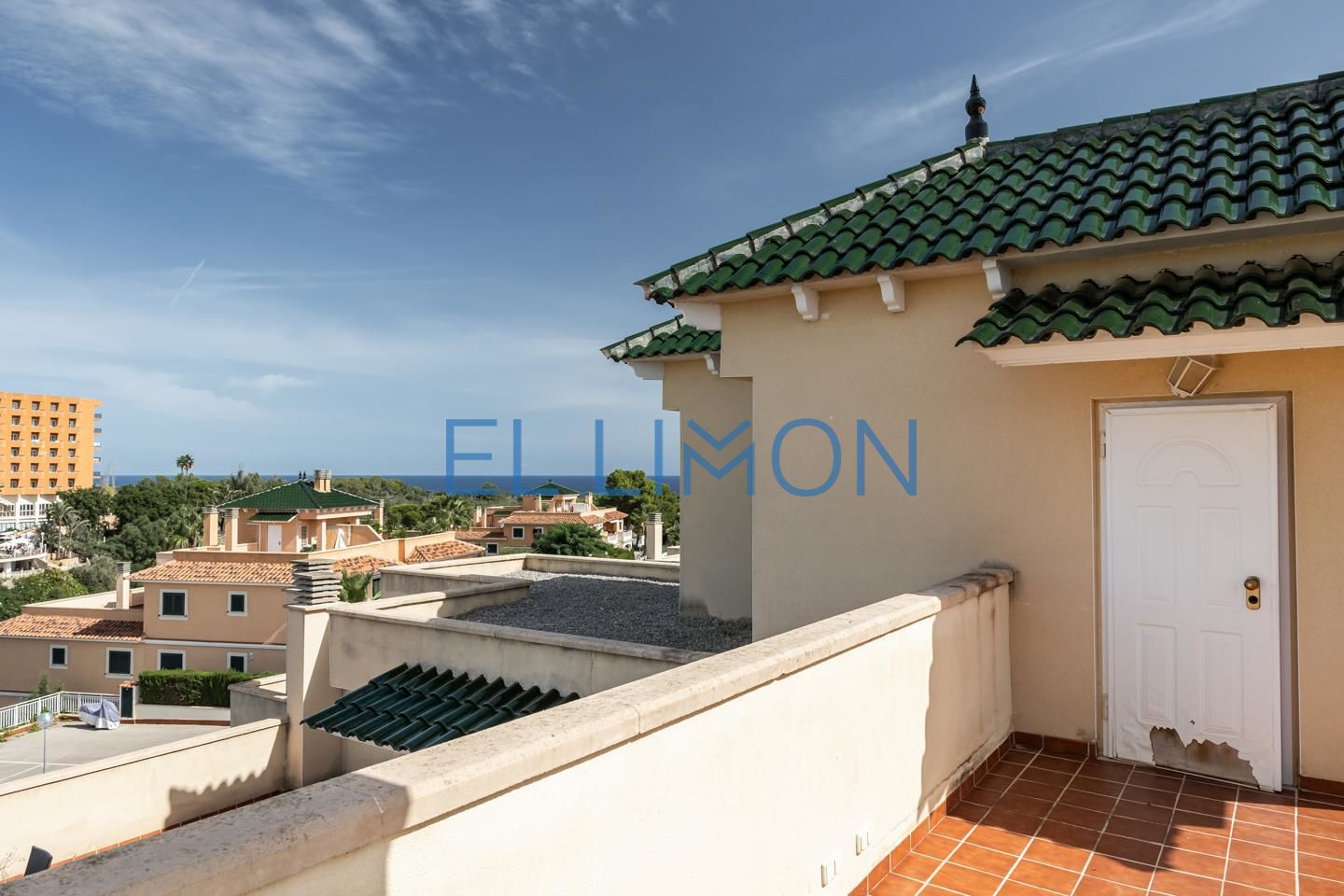3 Bed, 2 Bath, ApartmentFor Sale, Cales de Mallorca, Illes Balears, 07689