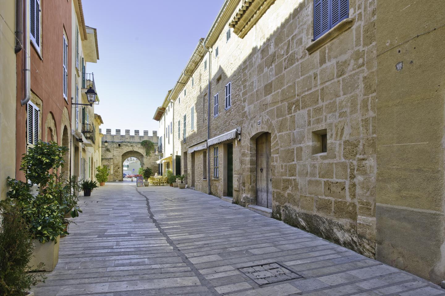 6 Bed, 3 Bath, HouseFor Sale, Alcudia, Illes Balears, 07400