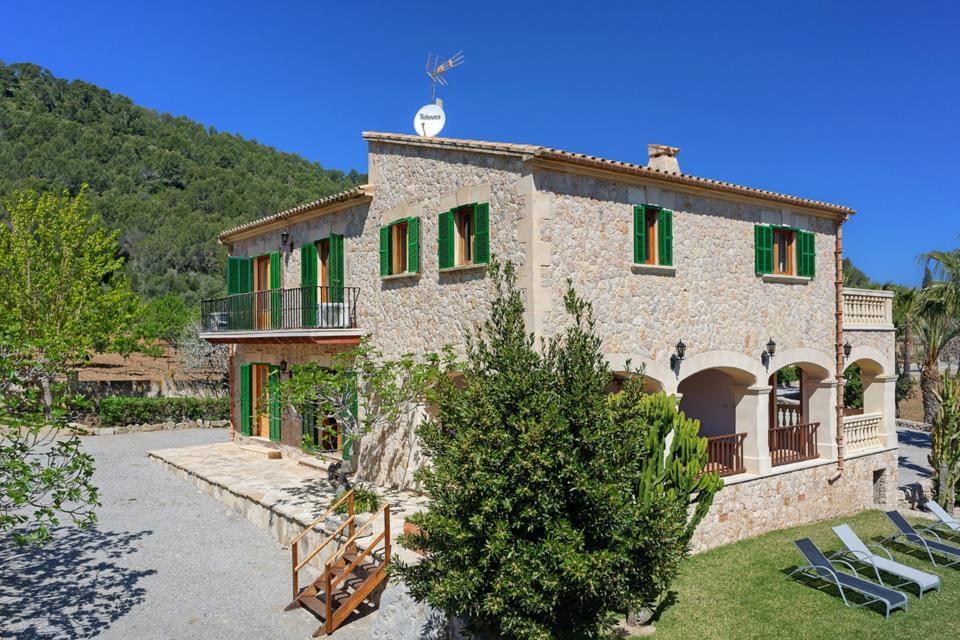 6 Bed, 3 Bath, HouseFor Sale, Alcudia, Illes Balears, 07400