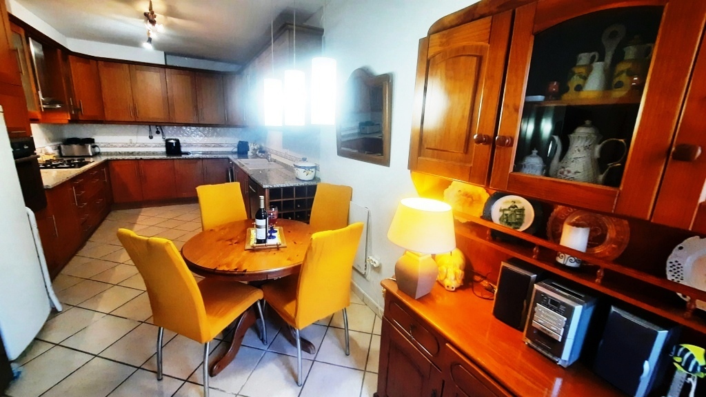 2 Bed, 2 Bath, HouseFor Sale, Loule Algarve Portugal, Algarve, 8100-070