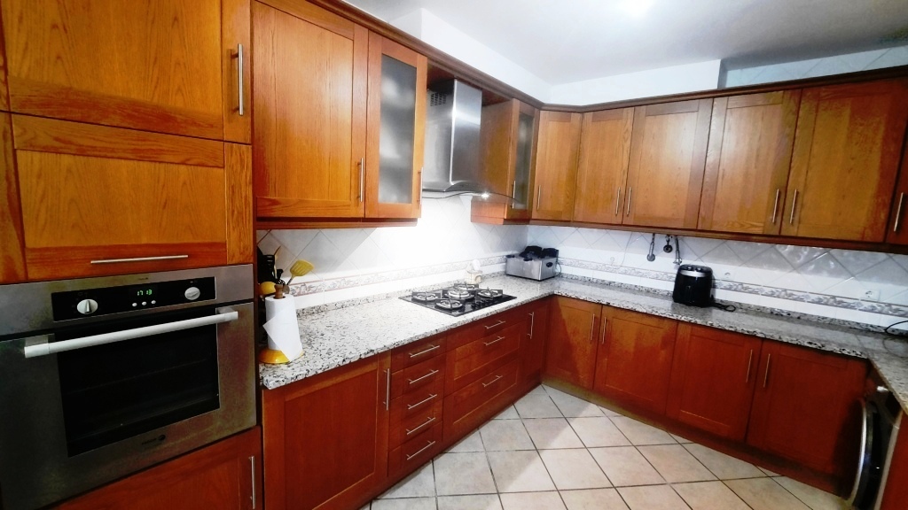 2 Bed, 2 Bath, HouseFor Sale, Loule Algarve Portugal, Algarve, 8100-070