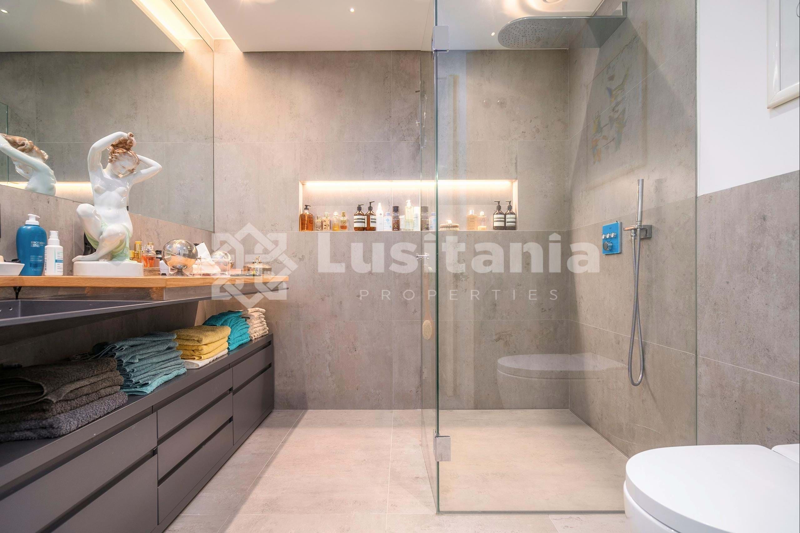 3 Bed, 3 Bath, ApartmentFor Sale, Vilamoura, Loulé, Faro, 8125-407