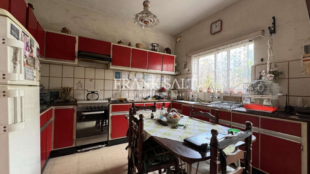 HouseFor Sale, Fgura, Malta