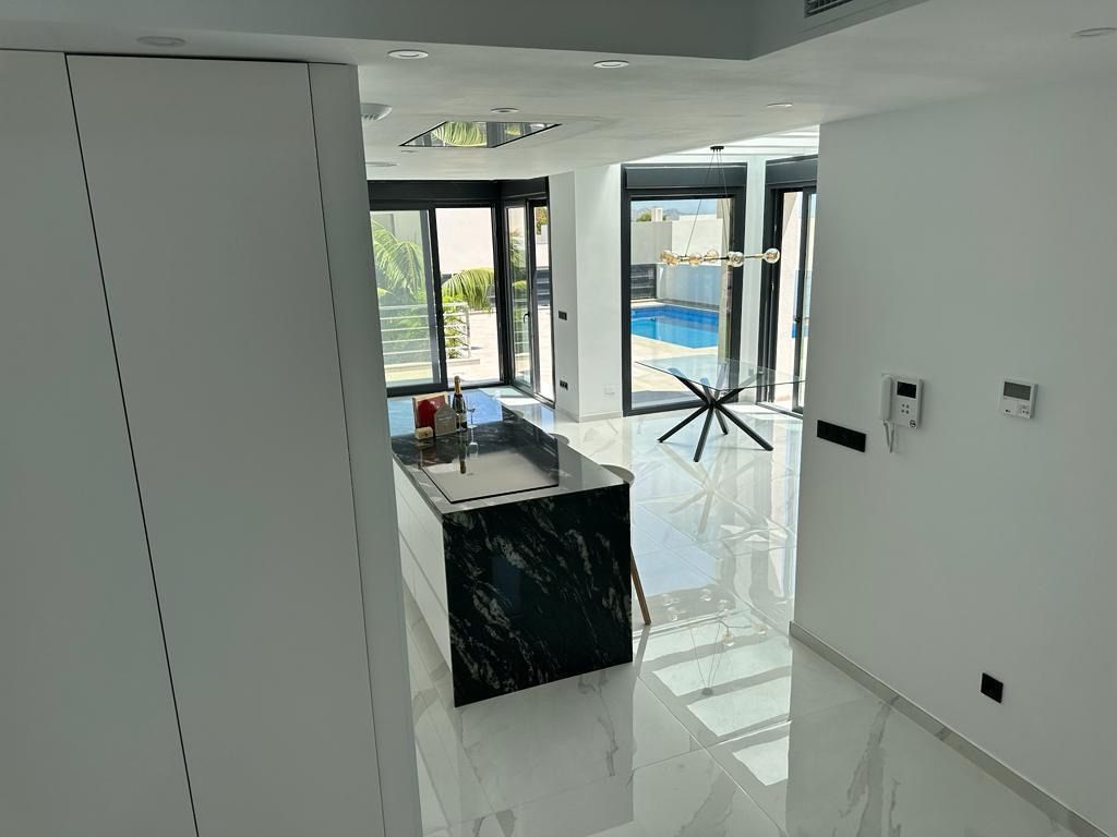 Finestrat, Alicante, 3 Bedrooms Bedrooms, ,For Sale,LUX0099 - OPF