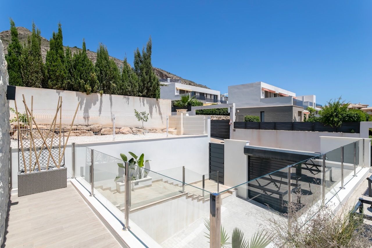 Finestrat, Alicante, 3 Bedrooms Bedrooms, ,For Sale,LUX0099 - OPF