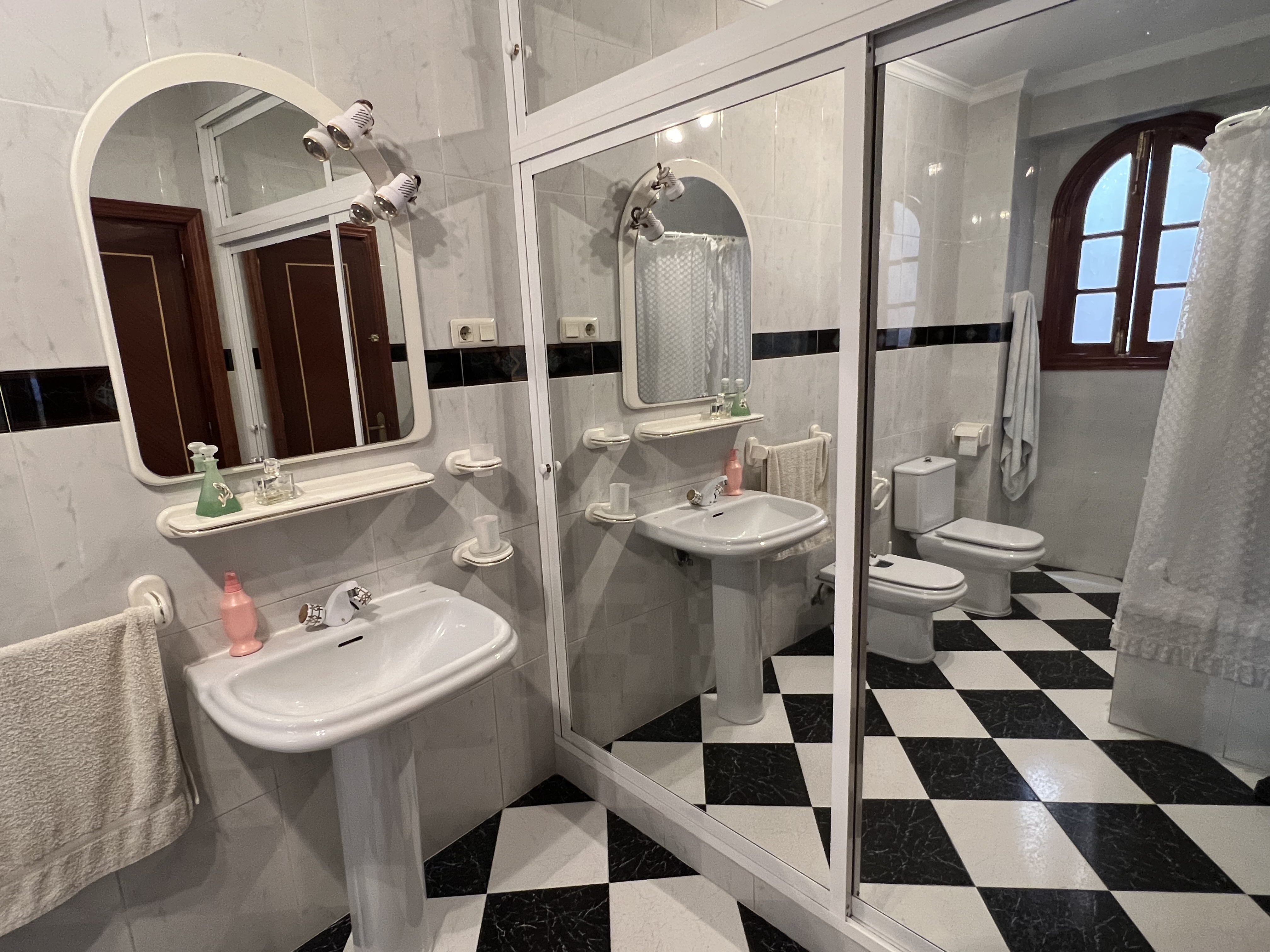 5 Bed, 2 Bath, HouseFor Sale, Olvera, Andalucia