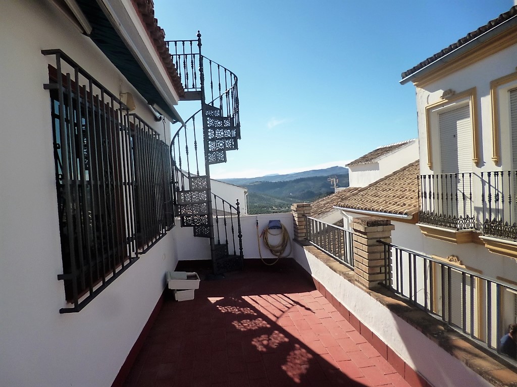 4 Bed, 2 Bath, HouseFor Sale, Olvera, Andalucia