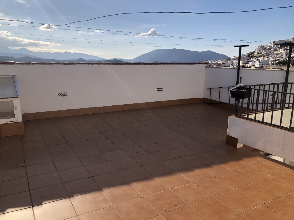 3 Bed, 2 Bath, ApartmentFor Sale, Olvera, Andalucia