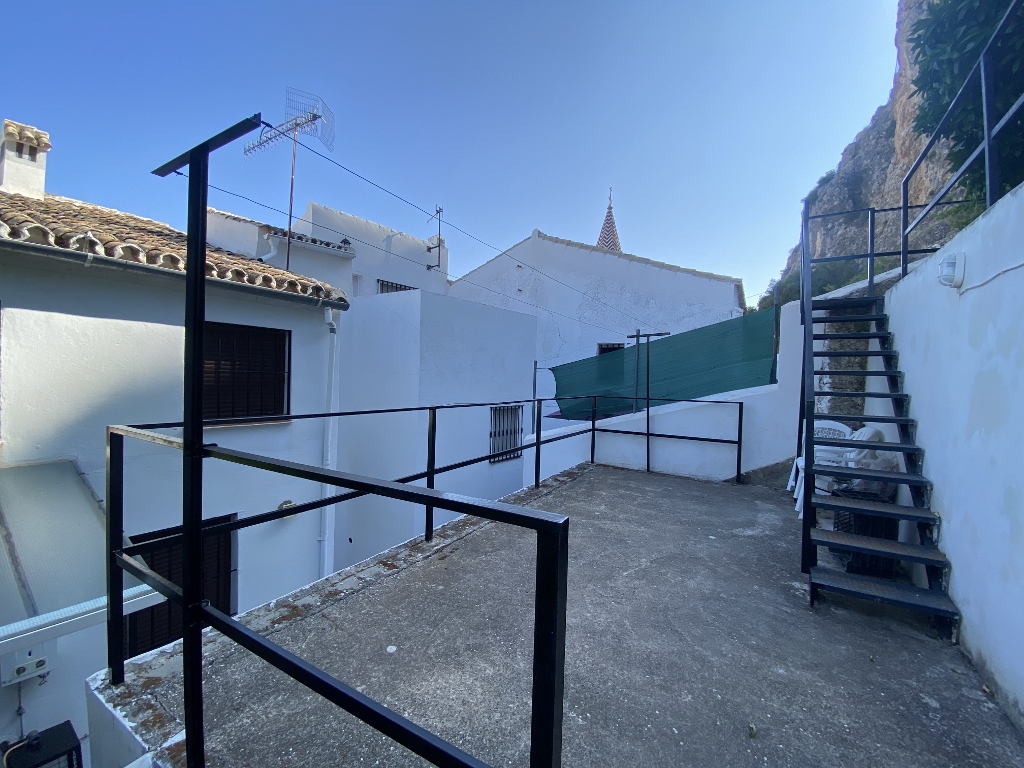 5 Bed, 2 Bath, ApartmentFor Sale, Zahara de La Sierra, Andalucia