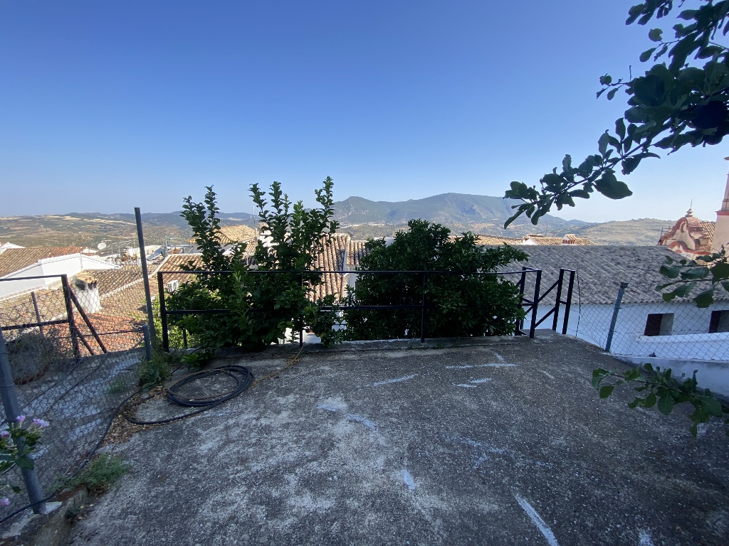 5 Bed, 2 Bath, ApartmentFor Sale, Zahara de La Sierra, Andalucia