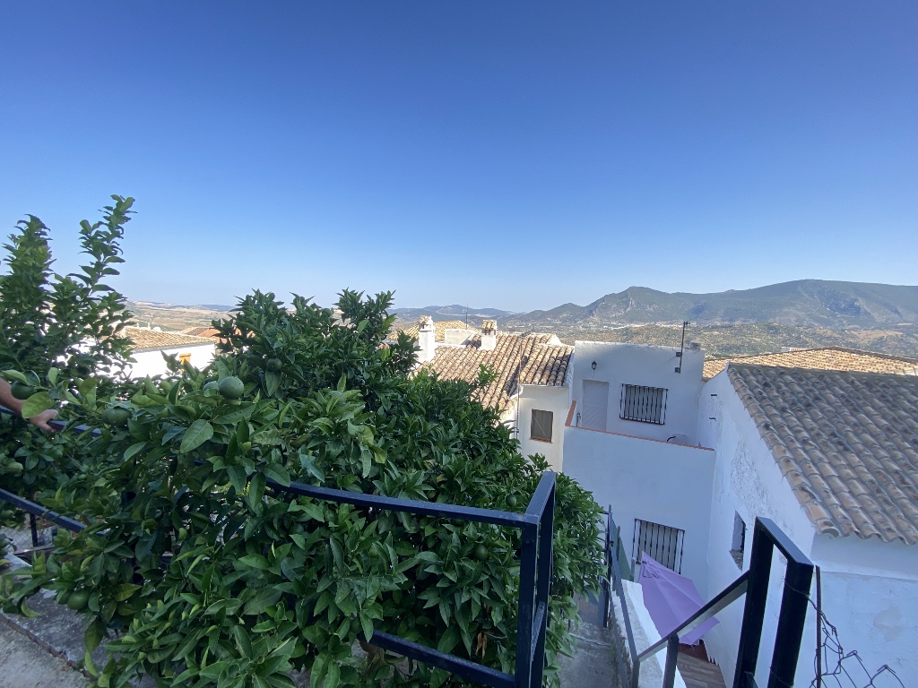 5 Bed, 2 Bath, ApartmentFor Sale, Zahara de La Sierra, Andalucia