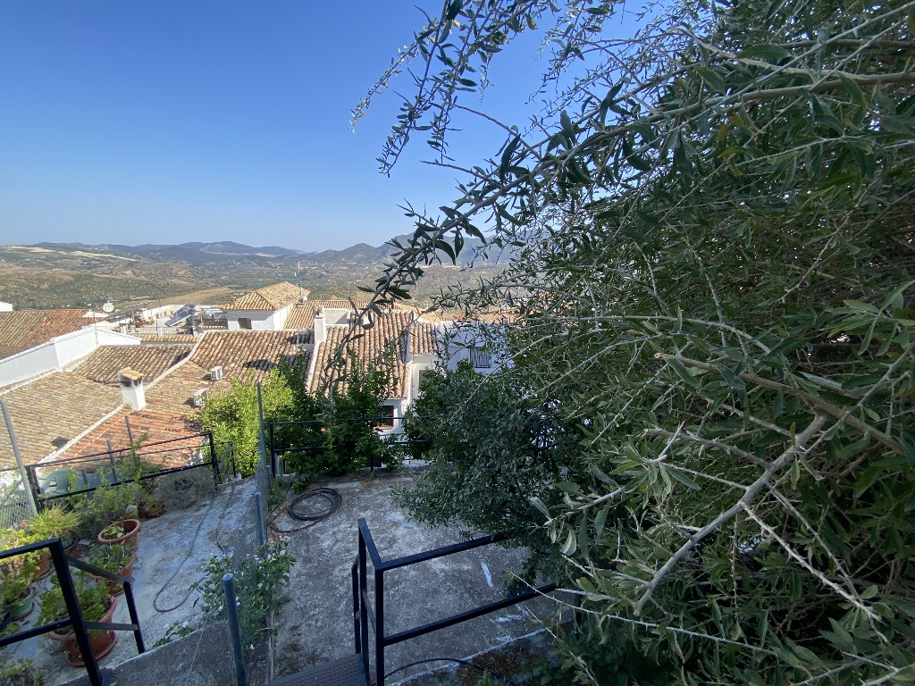 5 Bed, 2 Bath, ApartmentFor Sale, Zahara de La Sierra, Andalucia