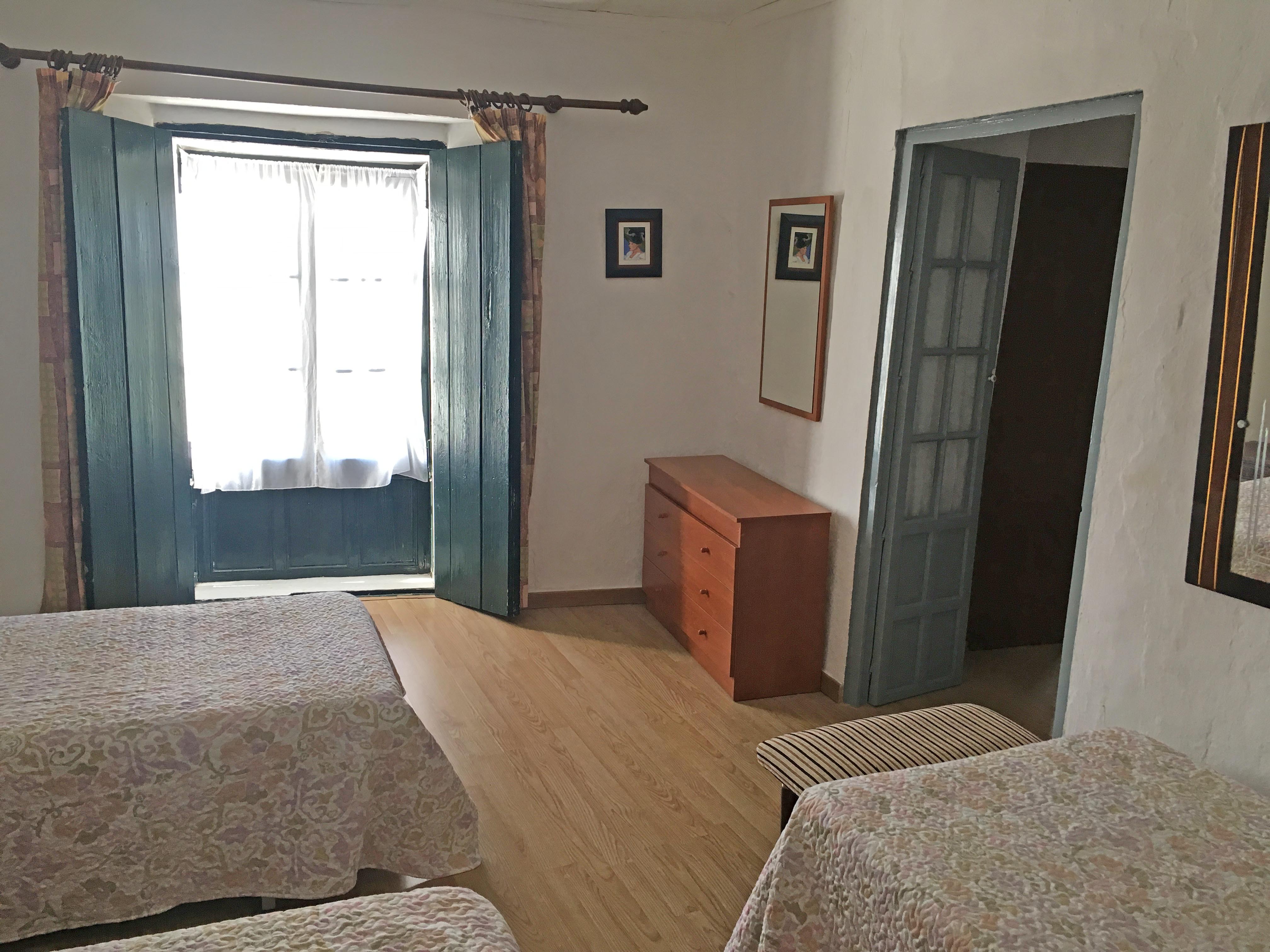 6 Bed, 2 Bath, HouseFor Sale, Moron de La Frontera, Andalucia