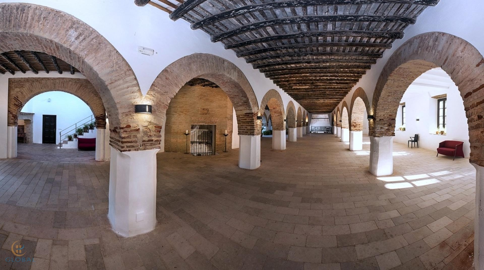 12 Bed, 13 Bath, HouseFor Sale, Sevilla, Andalucia