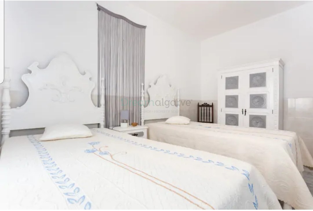 6 Bed, 2 Bath, HouseFor Sale, Lagos, Faro, 8650-105