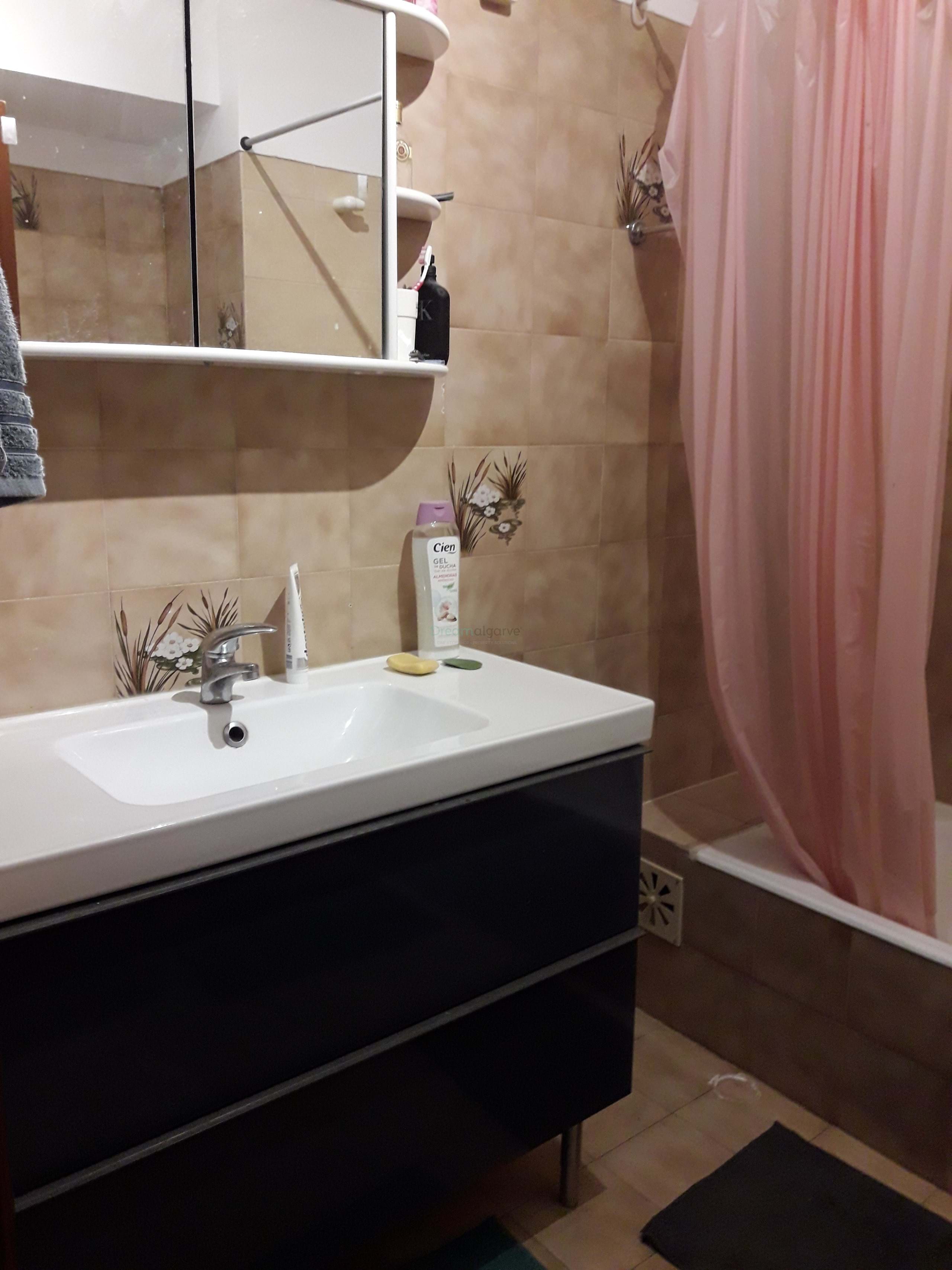 1 Bed, 1 Bath, ApartmentFor Sale, Portimao, Faro, 8500-310