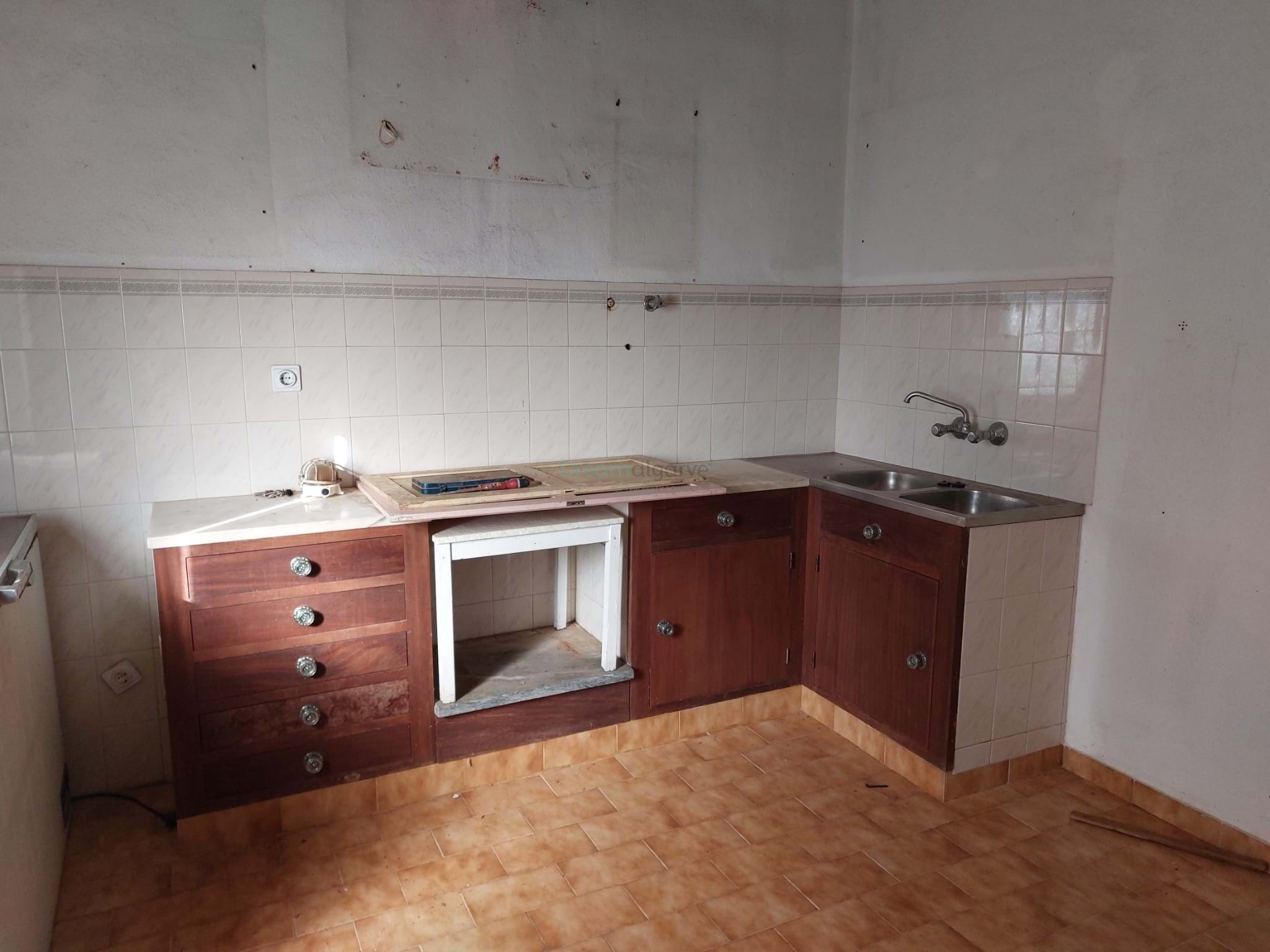 4 Bed, 1 Bath, HouseFor Sale, Lagos, Faro, 8600-250