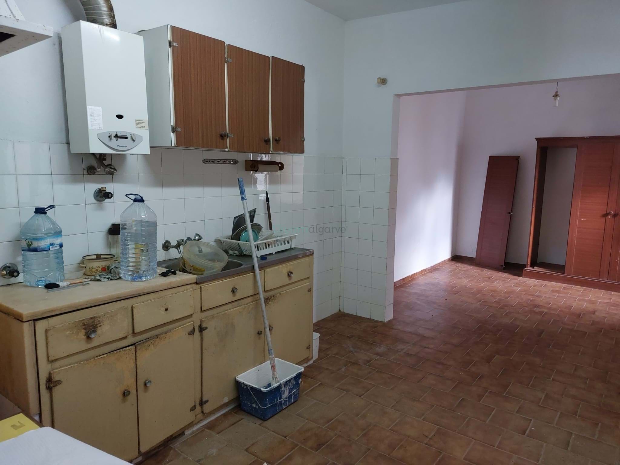 4 Bed, 1 Bath, HouseFor Sale, Lagos, Faro, 8600-250