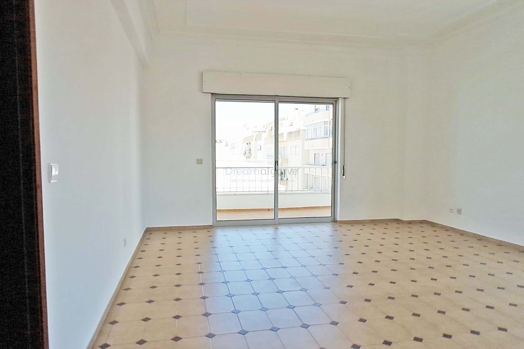 2 Bed, 2 Bath, ApartmentFor Sale, Portimao, Faro, 8500-746