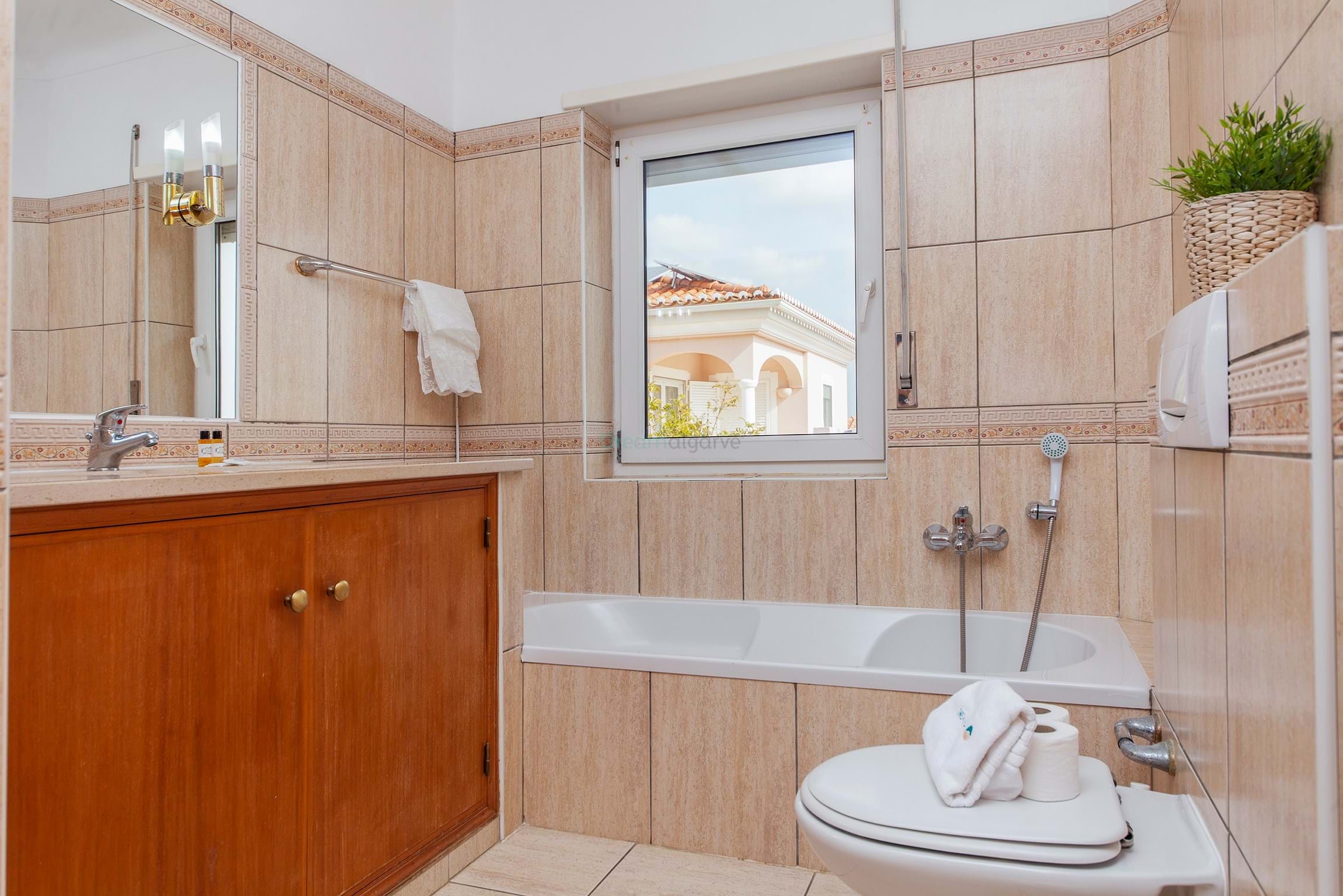 6 Bed, 4 Bath, HouseFor Sale, Lagos, Faro, 8600-250