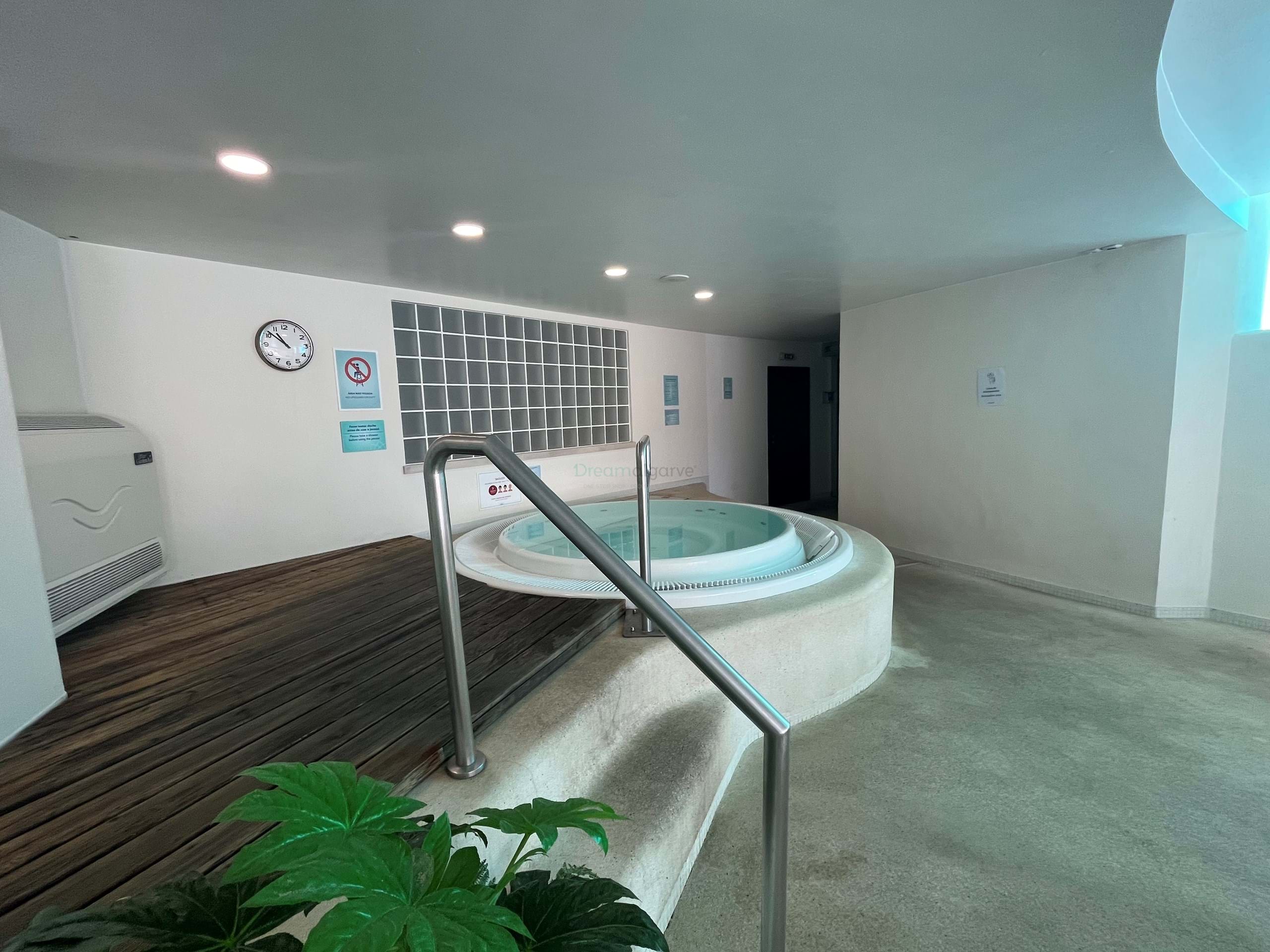 2 Bed, 1 Bath, ApartmentFor Sale, Lagos, Faro, 8600-128