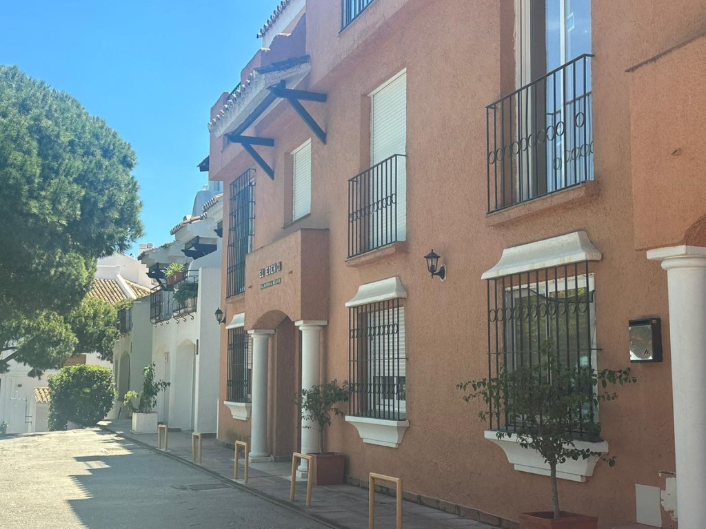 2 Bed, 2 Bath, ApartmentFor Sale, Calahonda, Malaga