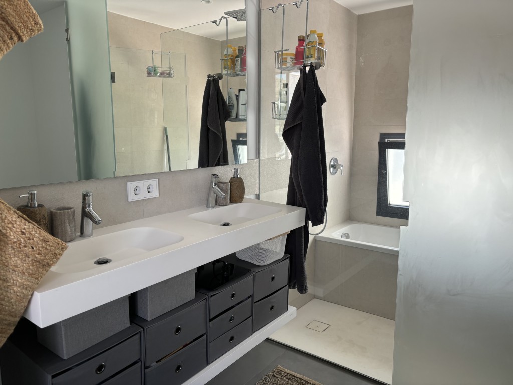 2 Bed, 2 Bath, ApartmentFor Sale, Benalmadena, Malaga 2 Bed, 2 Bath, ApartmentFor Sale, Benalmadena, Malaga