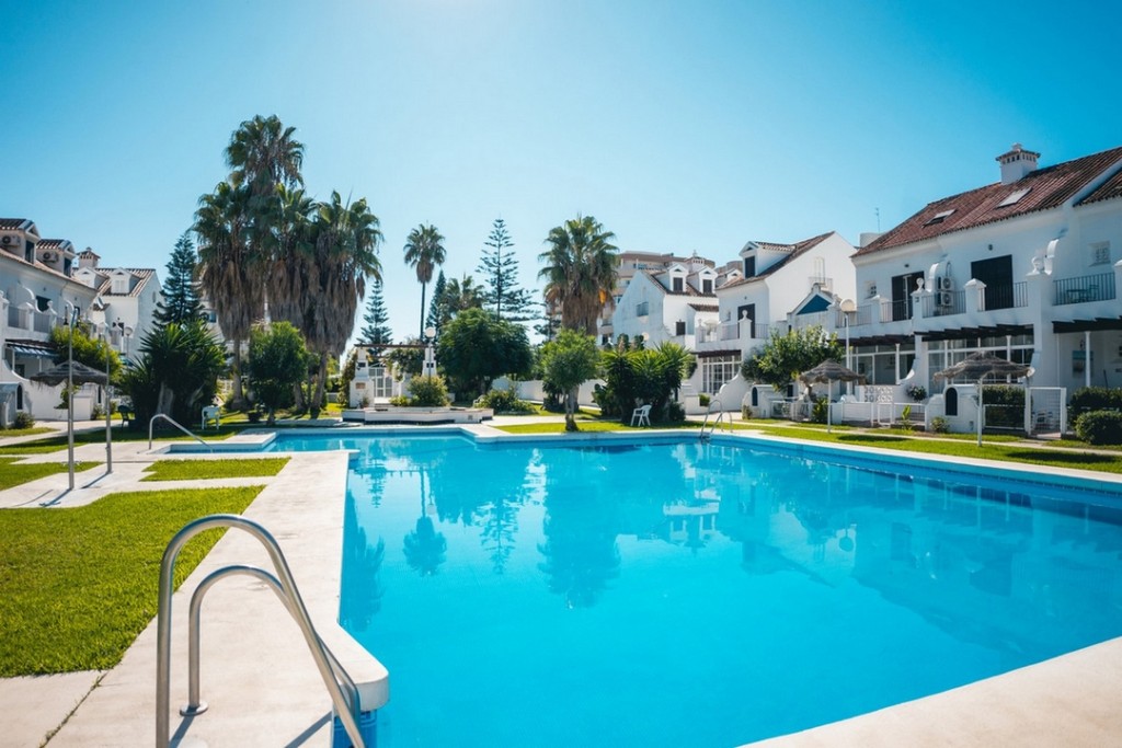 4 Bed, 3 Bath, ApartmentFor Sale, Fuengirola, Malaga