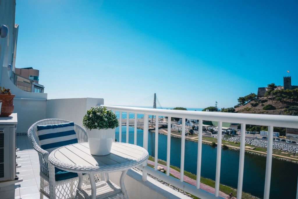 4 Bed, 3 Bath, ApartmentFor Sale, Fuengirola, Malaga