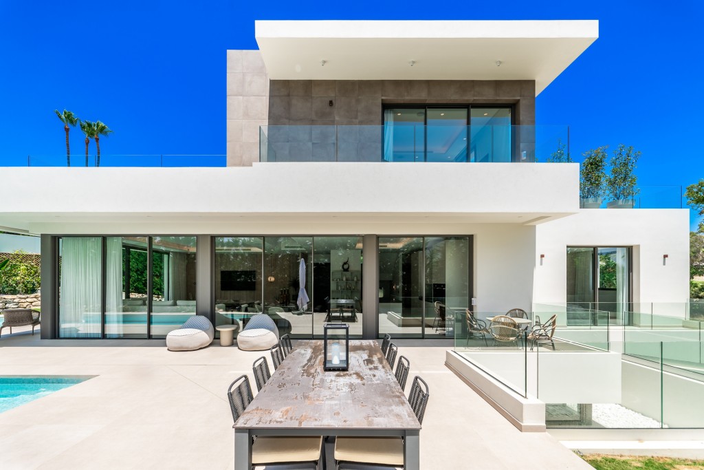 4 Bed, 4 Bath, HouseFor Sale, Nueva Andalucia, Malaga