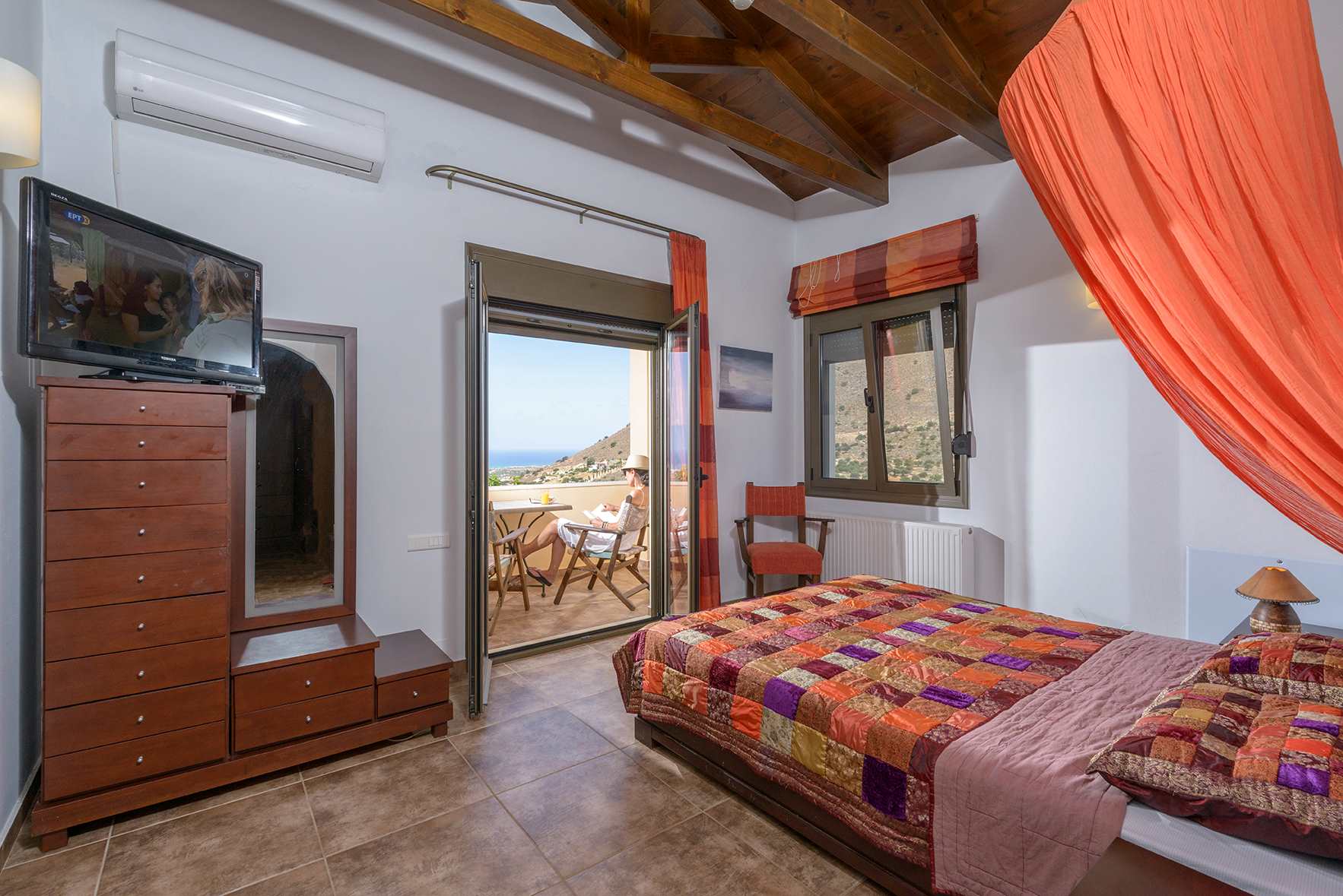 3 Bed, 2 Bath, HouseFor Sale, Heraklion, Crete