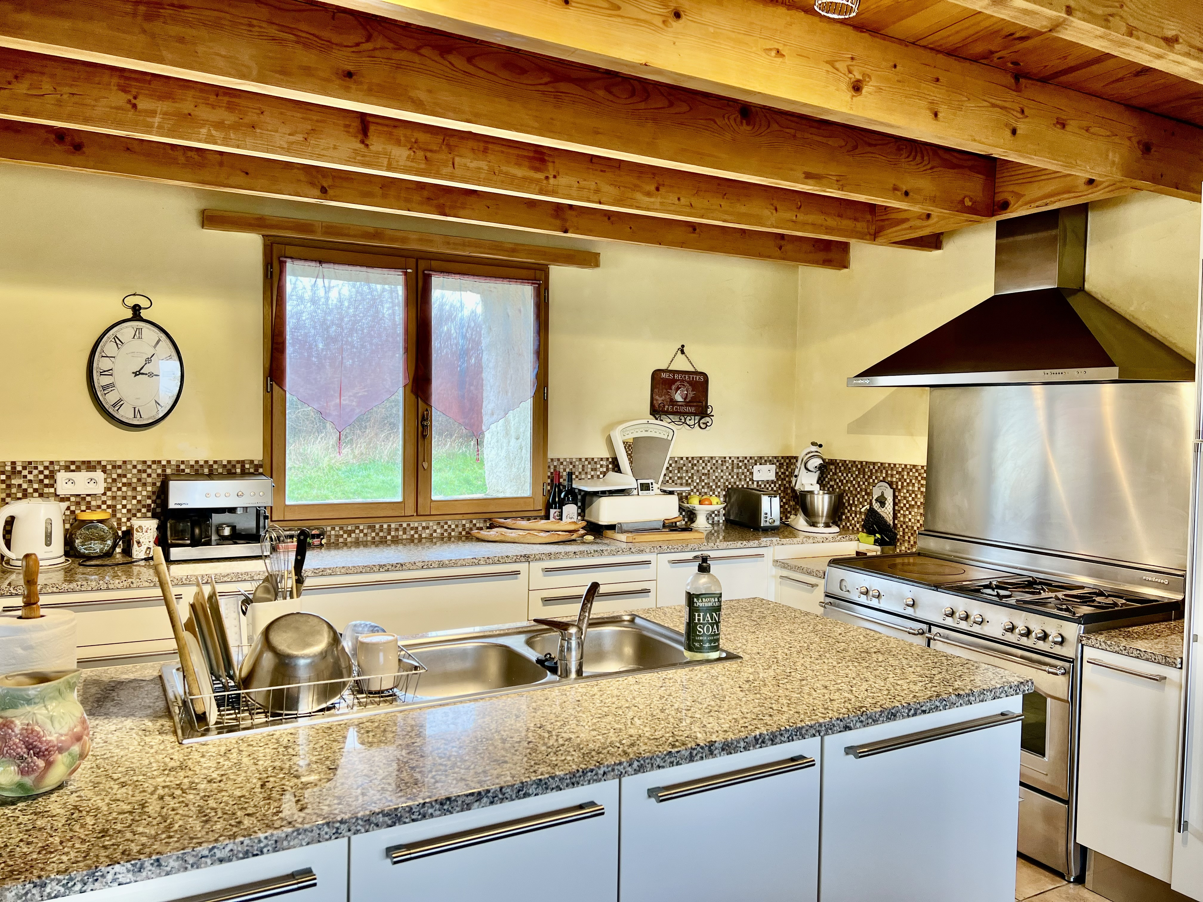 9 Bed, 4 Bath, HouseFor Sale, Pineuilh, Gironde, Aquitaine, 33220