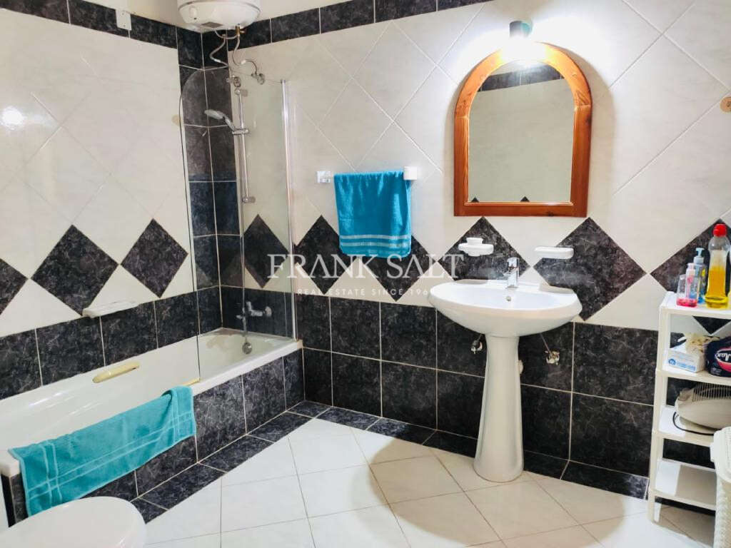 3 Bed, ApartmentFor Sale, Xlendi, Gozo