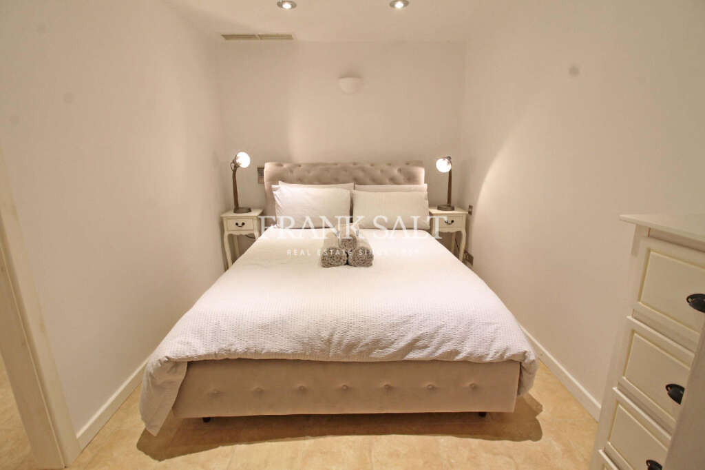 1 Bed, ApartmentFor Sale, Portomaso, Malta