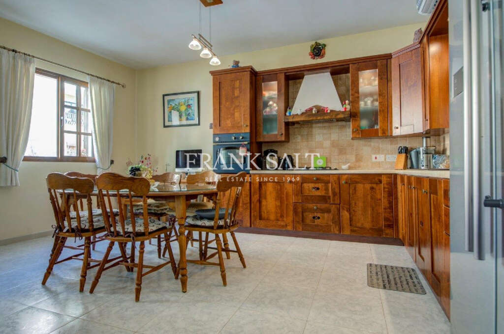 3 Bed, ApartmentFor Sale, Marsascala, Malta