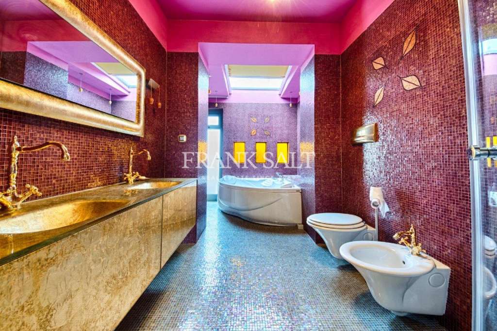 3 Bed, ApartmentFor Sale, Portomaso, Malta