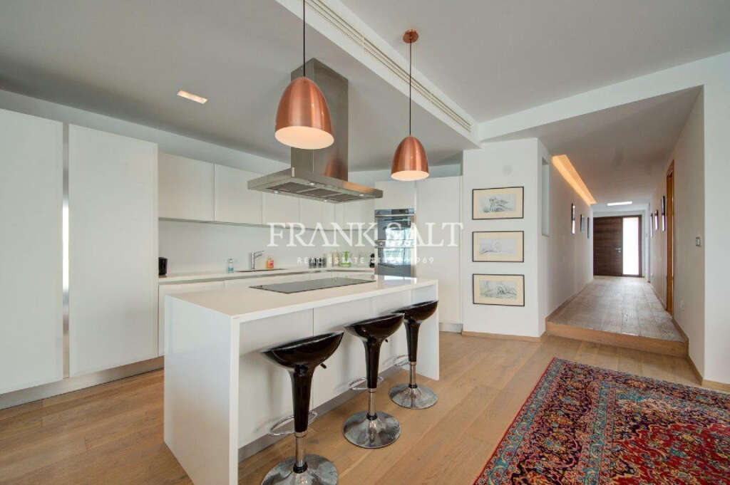 2 Bed, ApartmentFor Sale, Portomaso Laguna, Malta