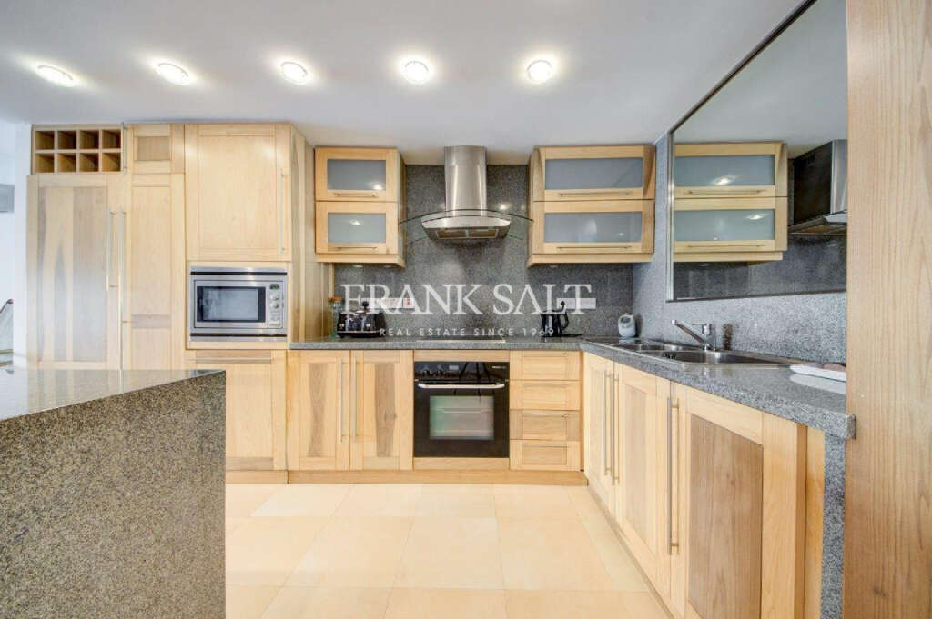 1 Bed, ApartmentFor Sale, Portomaso, Malta