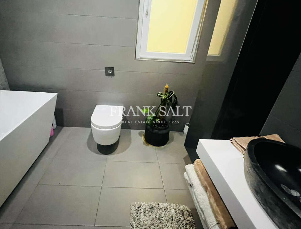 3 Bed, ApartmentFor Sale, Marsascala, Malta