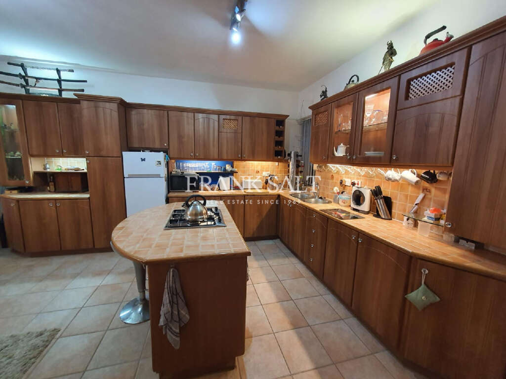3 Bed, ApartmentFor Sale, Marsascala, Malta