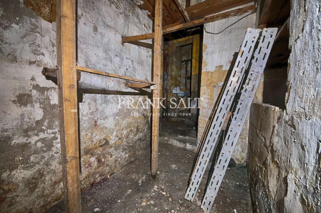 Commercial Property, For Sale