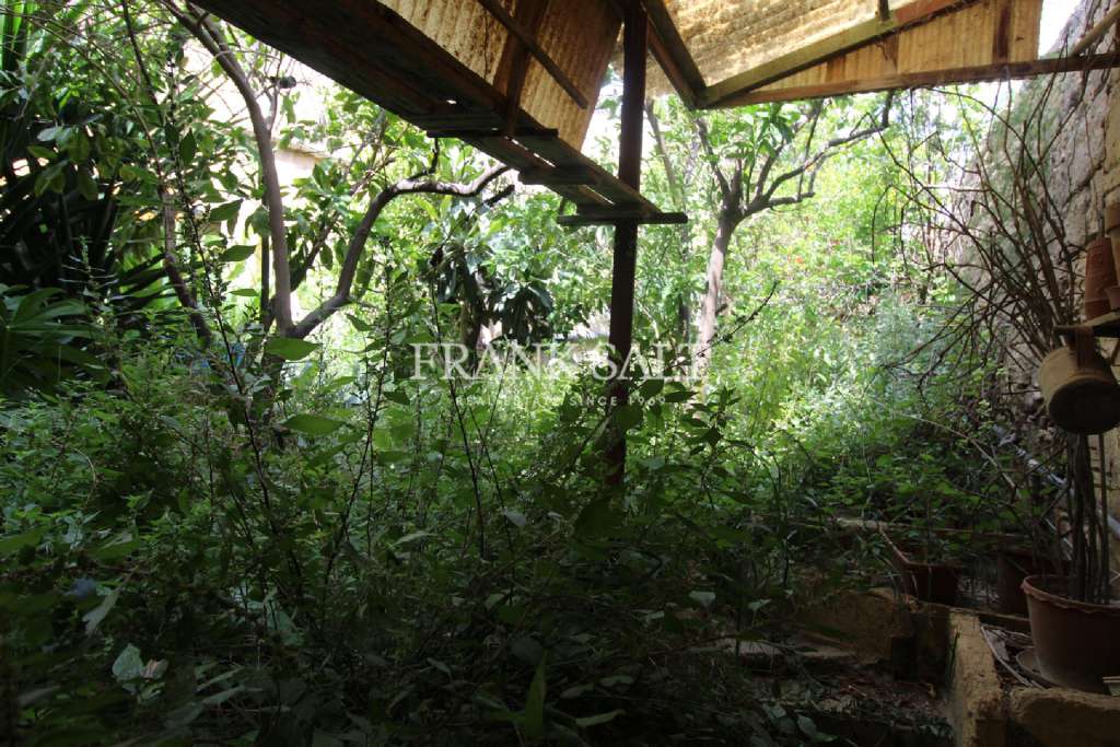 HouseFor Sale, Qormi, Malta