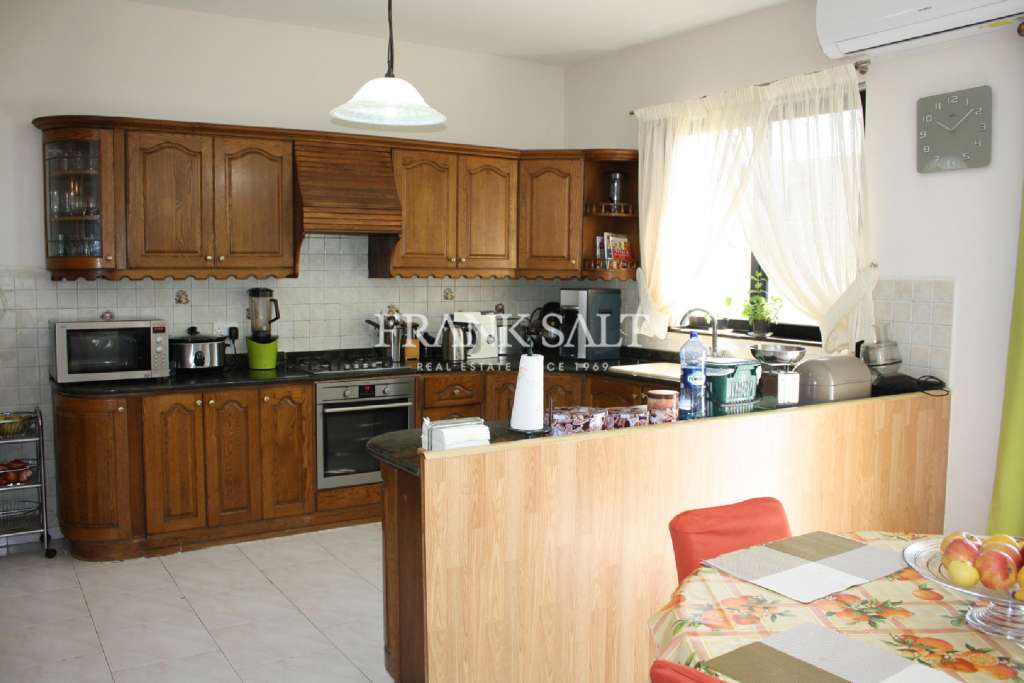 3 Bed, ApartmentFor Sale, Marsascala, Malta